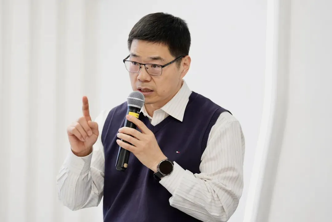 使用虚拟现实技术进行篮球站位训练的方法_1